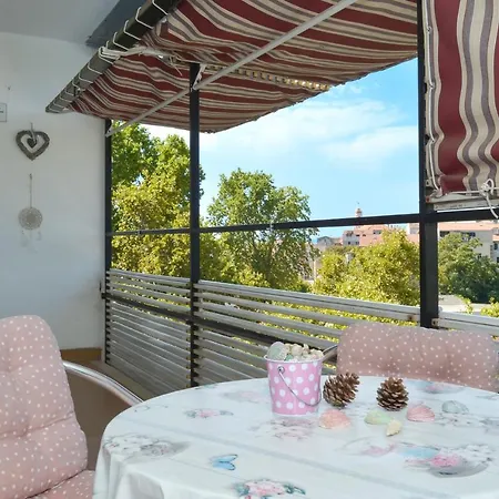 아파트 Lazy Summer Days